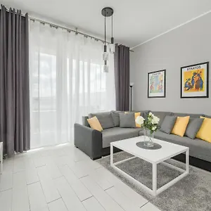 Apartament Center Close To The Market And Park With Parking & Air Conditioning By Renters Prestige Polska